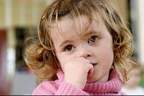 小孩子多动症和低能有什么区别？
